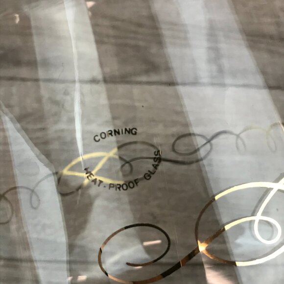 Vintage Pyrex Glass Coffee Carafe with Mid-Century Modern Gold Scroll Pattern - Picture 10 of 10